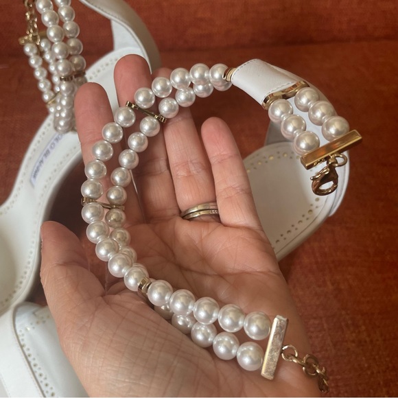 Manolo Blahnik // Charona Man Made Pearl Ankle Strap Sandals Size 40 - Picture 8 of 14